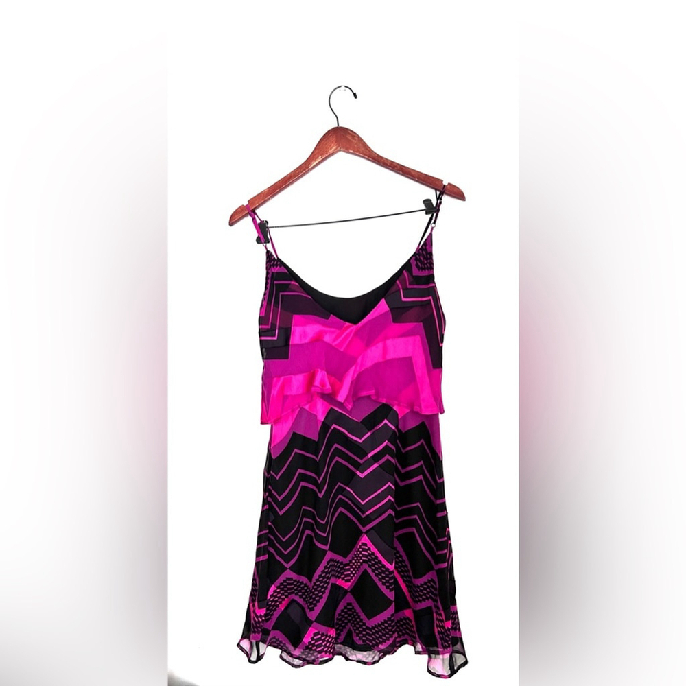 Charlie Jade Womens Small
Spaghetti Strap Silk Blend Tiered Slip
Dress chevron - Picture 5 of 8